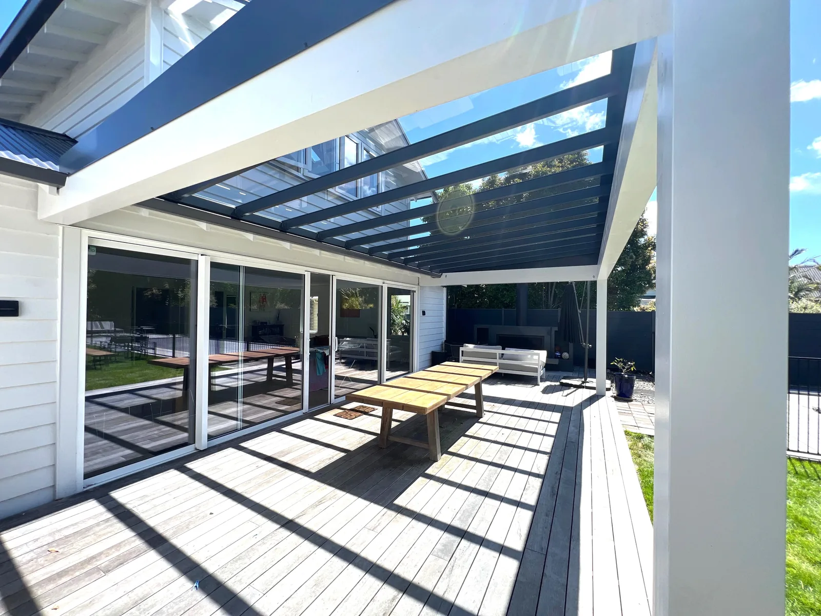Outdoor structure with aluminium side panels
